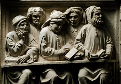 Universitetsundervisning: studerende Detail. Lavt relief af polykrom sten fra graven af Lorenzo del Pino, advokat og juralærer ved universitetet i Bologna, universitetet i Bologna realiseret af Dalle Masegnes værksted (slutningen af det 14. århundrede). 13 af Italian School