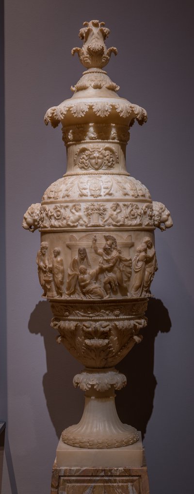 Vase med en klassisk scene: Polyxenas offer, ca. 1825 (alabast) af Italian School