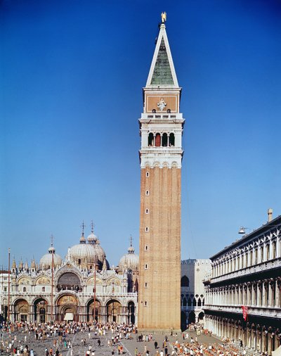 Udsigt over campanile og basilica di San Marco af Italian School