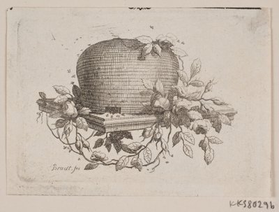 En plade bærende en bikube, omvunden med rosenløv af J.F. Clemens