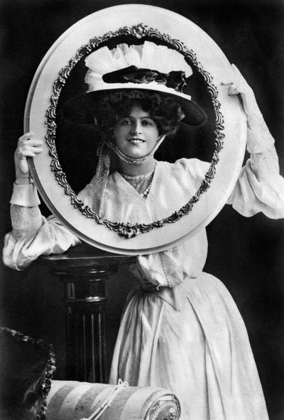 Marie Studholme 1875-1930, engelsk skuespillerinde, 1904. af J. Beagles and Co.