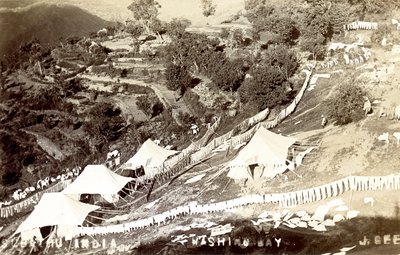 Subathu India Washing Bay, ca. 1900-1930 (sepiafoto) af J. Gee