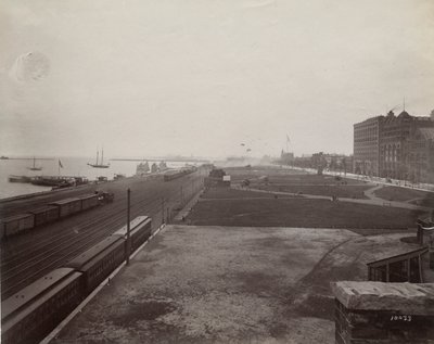 Udsigt syd for Michigan Avenue fra den vestlige side af Illinois Central Railroad spor, Chicago, ca. 1890 af J. W. Taylor