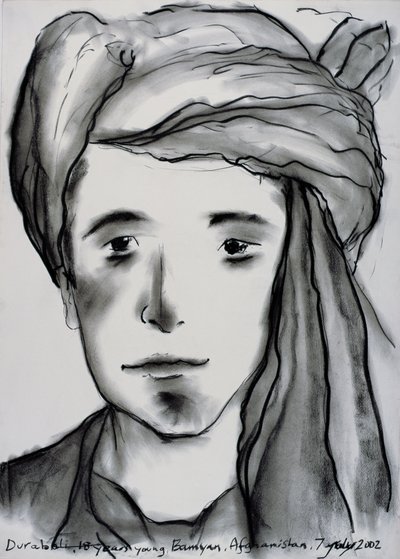 Durabali, 18 år ung, Bamyan, Afghanistan, 2002 (kul på papir) af Jacob Sutton