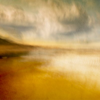 Abstrakt solnedgang ved havet af Jacqueline van Bijnen