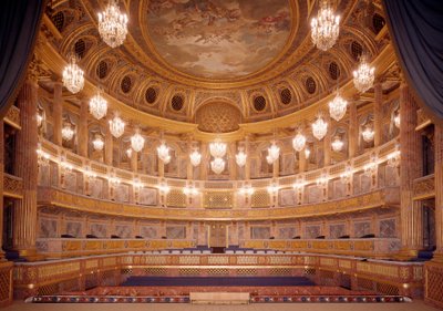 Udsigt over det indre af den kongelige opera i Versailles realiseret af Ange-Jacques Gabriel (1698-1782) Versailles fra det 18. århundrede af Jacques Ange Gabriel
