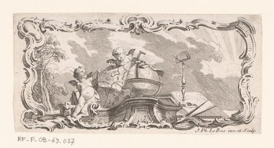 Vignette med to putti med kort, globus og måleinstrumenter af Jacques Philippe Le Bas