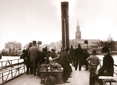 Færgepassagerer, Laandam, 1898. af James Batkin