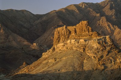 En fæstningsruin, der engang blev brugt af Assassinerne, en ekstremistisk sekt. Nær Semnan i det nordlige Iran. af James L Stanfield