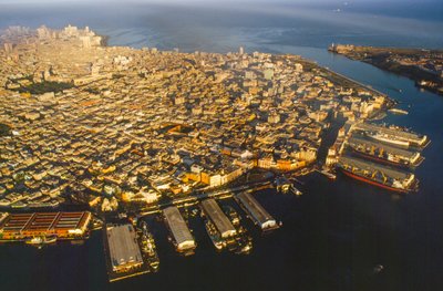 Luftfoto af det gamle Havana, Havana Havn, Canal del Puerto, Bahia de la Ha... af James L Stanfield
