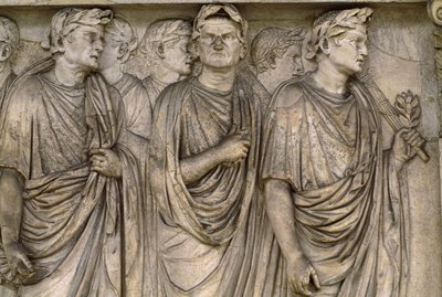 Ara Pacis Augustae, et fritstående alter med en gruppe enker, magistrater, præster... af James L Stanfield
