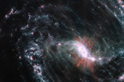 NGC 1365 (MIRI-billede) af James Webb Space Telescope (NASA)