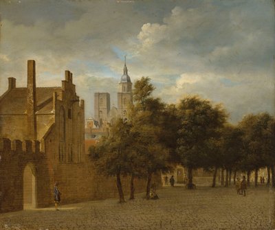 Et bybillede med personer, der promenerer, en kirke bagved af Jan van der Heyden
