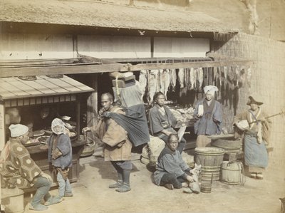 Markedsplads i Japan (håndfarvet sort/hvid foto) af Japanese Photographer