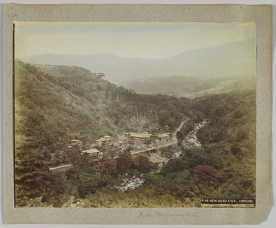 New Road, Kiga, nær Miyanoshita, Kanagawa Prefecture, Japan (håndfarvet sort/hvid foto) af Japanese Photographer