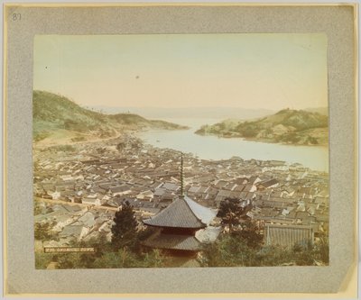 Onomichi Town, Japan (håndfarvet sort/hvid foto) af Japanese Photographer
