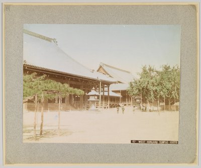 West Honganji Temple, Kyoto, Japan (håndfarvet sort/hvid foto) af Japanese Photographer