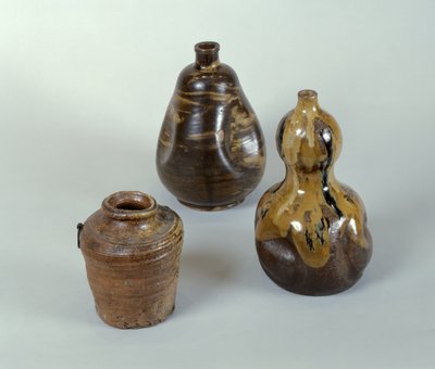Krukke, Sake-flaske og keramisk græskar (porcelæn, keramik, bronze og emalje) af Japanese School
