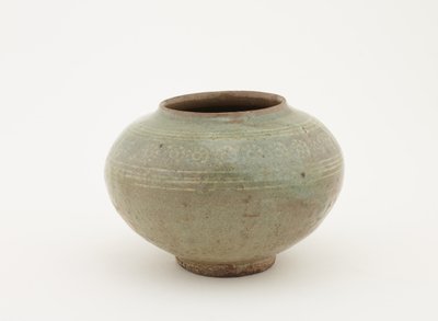 Krukke med stemplet og slip-inlay dekoration, 1610-1630 af Japanese School