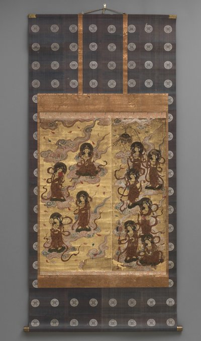 Vægmaleri: Nedstigning af femogtyve bodhisattvaer (tilhængere af Amitabha-triaden), 1700-tallet (Triptykon hængende ruller: blæk, farve og guld blad på papir, messing) af Japanese School