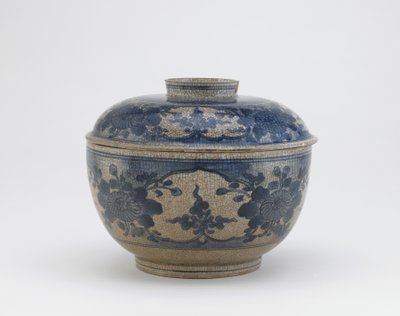 Serveringsskål med låg, Arita, Saga præfektur, Edo-periode, slutningen af 1600-tallet (keramik) af Japanese School