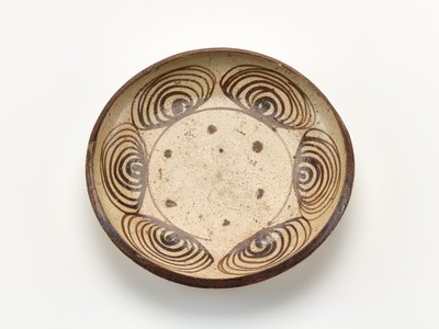 Serveringsfad med "horse eye" design, 1800-1830 af Japanese School