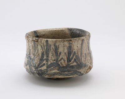 Teskål med design af port og frøplante fyrretræer, Kujiri, Tajimi, Gifu præfektur, Momoyama periode (keramik) af Japanese School