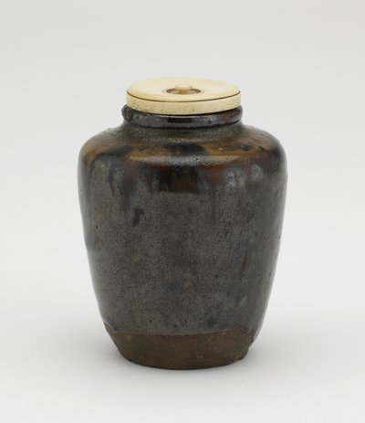Tea caddy, katatsuki type, Seto, Aichi præfektur, Edo periode, midten af 1600-tallet (keramik) af Japanese School