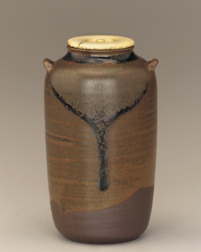 Tea caddie med to lugs, Koishibara, Fukuoka præfektur, Edo-periode, slutningen af det 17.-begyndelsen af det 18. århundrede (keramik) af Japanese School