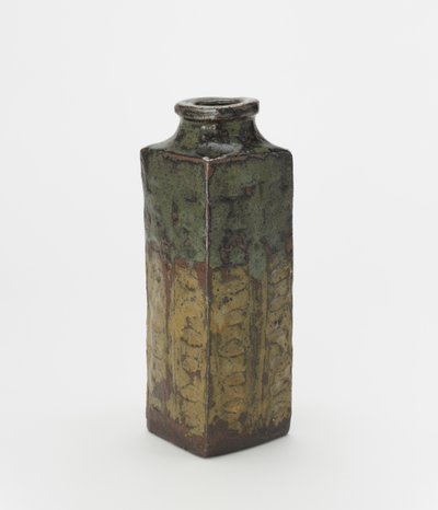 Yatsushiro eller Shodai ware vase i form af en arkaisk kinesisk cong, Vase af Japanese School
