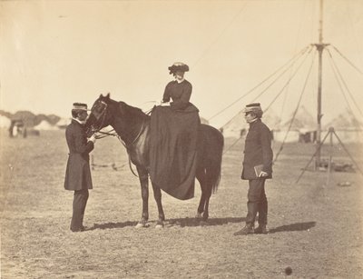 [Lady Canning på sin sorte araber og Lord Clyde, øverstkommanderende], 1858-61. af Jean Baptiste Oscar Mallitte