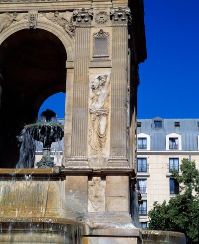 Arkitektur: detalje af de uskyldiges springvand, der repræsenterer nymferne. Designet af arkitekterne Jean Goujon, Augustin Pajou og Pierre Lescot. 1546-1549. Place Joachim du Bellay, Paris. af Jean and Lescot Pierre Goujon