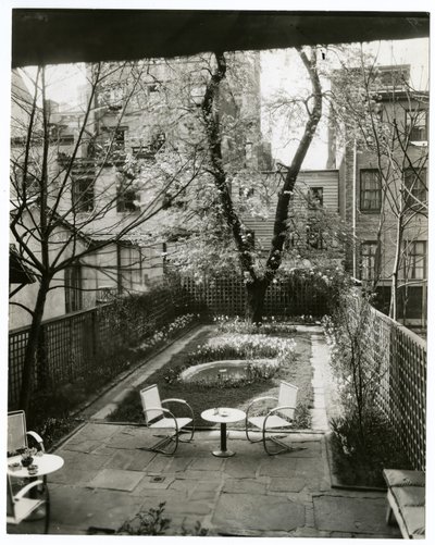 Garden of Mrs W H Wells 265 W 11th af Jessie Tarbox Beals
