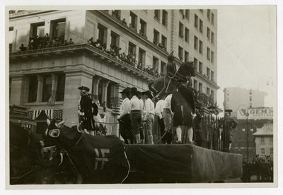 Historisk parade flyder #31, Ødelæggelse af Statue af George III af Jessie Tarbox Beals