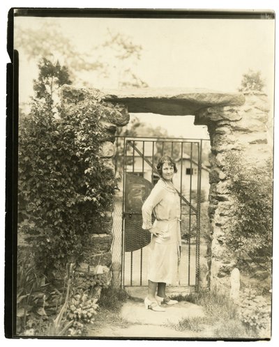 Fru Ernest Thompson Seton fra Greenwich Conn, national præsident for League of American Pen Women, der sejler den 18. juni med Field Expedition for at udforske Amazonas