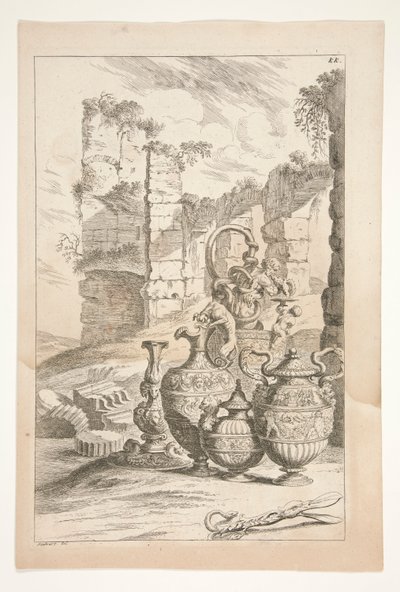 En lysestage og håndtag til dekorative æder i et landskab med ruiner, fra Sculpturae Veteris Admirata af Joachim von Sandrart