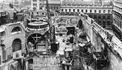 Bank, set fra taget af Royal Exchange, London, 1926-1927. af Joel