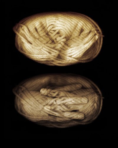 Garnhænder, 2013 (fotomanipulation) af Johan Lilja