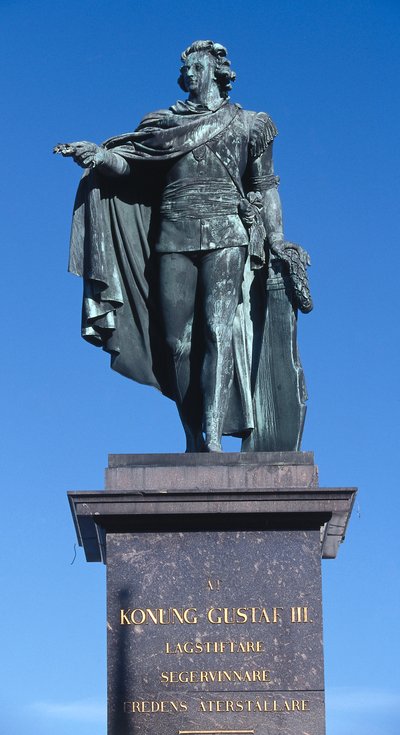 Statue af kong Gustav III skulptureret i 1799 til minde om kongen, der blev myrdet i 1792, Gamla Stan (Den Gamle By), Stockholm, Sverige (foto) af Johan Tobias Sergel