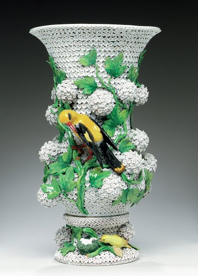 Meissen sneboldvase, midten til slutningen af ​​det 19. århundrede (porcelæn) af Johann Joachim (after) Kändler