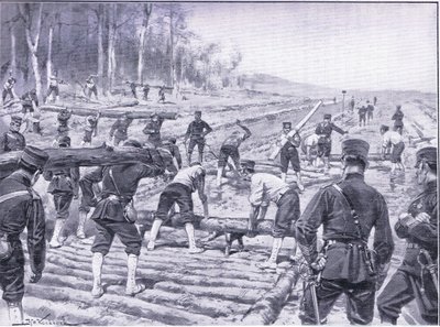 Japanske ingeniører anlægger en tømmervej til tropper, illustration fra Cassells History of the Russo-Japanese War Vol 1, ca. 1900 af Johannes Hermann Barend Koekkoek