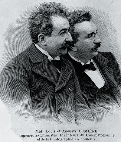 Portræt af Auguste Marie Louis Nicolas Lumiere (1862-1954) og Louis Jean Lumiere (1864-1948), franske iværksættere og opfindere af filmprojektor, gravering fra fotografi af Walter Charles Mills