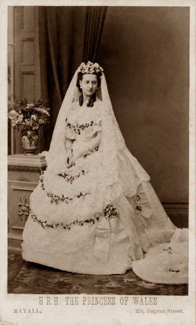 Prinsesse Alexandra af Danmark i sin brudekjole til sit ægteskab med prinsen af Wales, den kommende kong Edward VII af John Jabez Edwin Paisley (after) Mayall