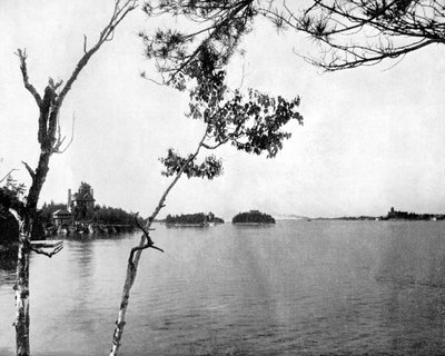 The Thousand Islands, St Lawrence River, Canada, 1893. af John L. Stoddard