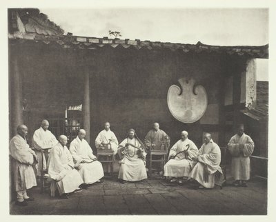 Abbeden og munkene i Kushan, ca. 1868. af John Thomson