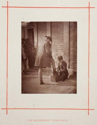 The Independent Shoe-Black, 1877. af John Thomson