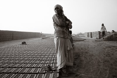 Murstensfabrikker i Kolkata, Indien, 2016 (foto) af Jon Nicholson
