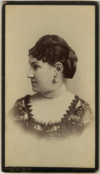 Mrs William Astor (sepia print) af José Maria Mora