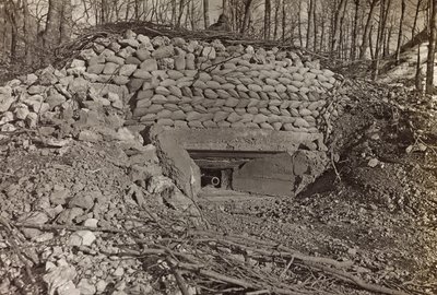 Album "Min verdenskrig - minder om den sydvestlige front i Kärnten, Italien, Trentino-Alto Adige) 31/03/1915-12/11/ 1918 - Josef Zohles Vienna ": militærbunker med kanon af Josef Zohles