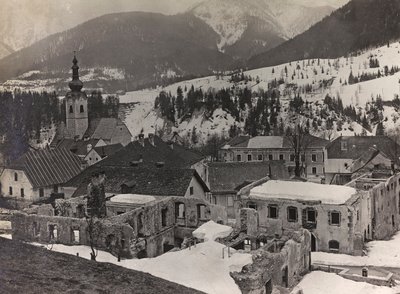 Album "Min verdenskrig - minder om den sydvestlige front i Kärnten, Italien, Trentino-Alto Adige) 31/03/1915-12/11/ 1918 - Josef Zohles Vienna ": murbrokker i Tarvisio (s/h pho af Josef Zohles